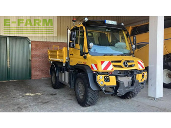 Gemeentelijke machine/ Speciaal UNIMOG