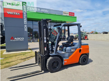 Heftruck TOYOTA FDF 30