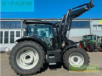 Tractor VALTRA