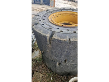 Leasing Big Vollgummi Räder 20,5 x 25 mit Volvo Felgen Big Vollgummi Räder 20,5 x 25 mit Volvo Felgen: afbeelding 3 Leasing Big Vollgummi Räder 20,5 x 25 mit Volvo Felgen Big Vollgummi Räder 20,5 x 25 mit Volvo Felgen: afbeelding 3