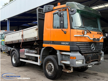 Kipper vrachtwagen MERCEDES-BENZ Actros 1831