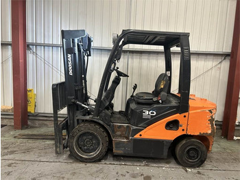 Diesel heftruck DOOSAN