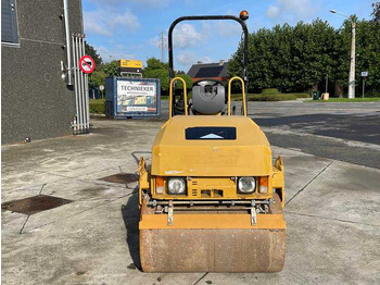 Bouwmachine Caterpillar CB 24: afbeelding 2
