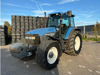 Tractor NEW HOLLAND TM135