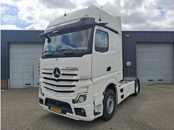 Vrachtwagen MERCEDES-BENZ Actros 1945