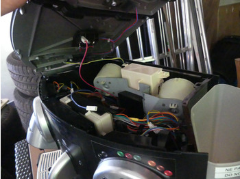 Voedselverwerkende machine 2 Machines à café Nespresso 705/CS200: afbeelding 4