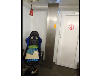 Voedselverwerkende machine