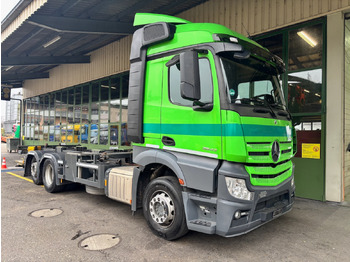 Containertransporter/ Wissellaadbak vrachtwagen MERCEDES-BENZ Actros 2543