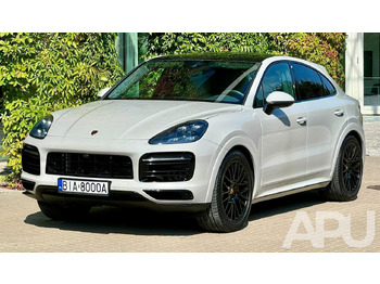 Personenwagen PORSCHE