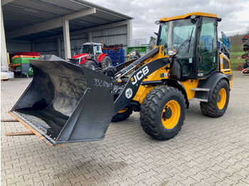 Lader JCB 409