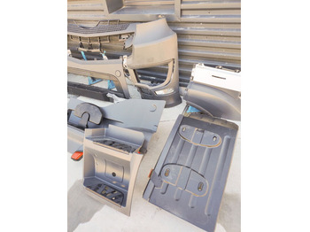 Bumper voor Vrachtwagen Mercedes-Benz ACTROS AROCS ANTOS MP4 EURO 5 EURO 6: afbeelding 5 Bumper voor Vrachtwagen Mercedes-Benz ACTROS AROCS ANTOS MP4 EURO 5 EURO 6: afbeelding 5