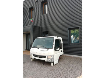 Cabine en interieur MITSUBISHI