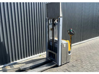 Stapelaar JUNGHEINRICH EJC