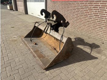 Bak voor Bouwmachine KANTELBAK CW 30 - Gebruikt: afbeelding 2 Bak voor Bouwmachine KANTELBAK CW 30 - Gebruikt: afbeelding 2