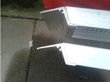 Nieuw Laadbrug RIJPLANKEN 2 meter: afbeelding 2 Nieuw Laadbrug RIJPLANKEN 2 meter: afbeelding 2