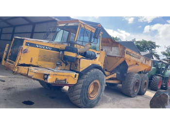 Kiepwagen met knikbesturing VOLVO A25C