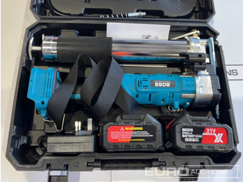 Werkplaats toebehoor Boss 21 Volt Lithium Battery Cordless Grease Gun, 2 Batteries, Charger, Case, Shoulder Strap, Extension Pieces and Fittings: afbeelding 4
