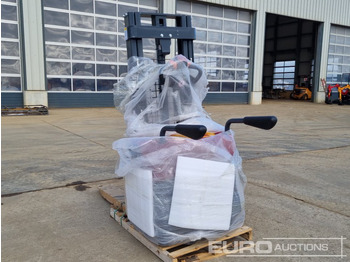 Intern transport Unused 2025 Electric Stack Truck, 2 Stage Free Lift Mast, Charger: afbeelding 3