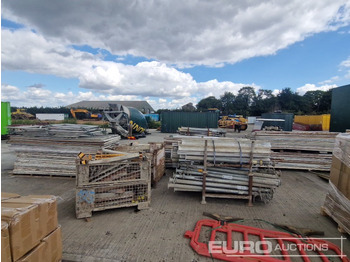 Bouwmaterieel Steel Mesh Panels (5 Pallets of & 1 Stillage of), Acro Props (5 Stillages of), Kwikstage Polls (2 Stillages of), Stillge of Fittings: afbeelding 5