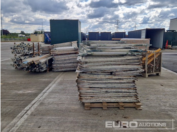 Bouwmaterieel Steel Mesh Panels (5 Pallets of & 1 Stillage of), Acro Props (5 Stillages of), Kwikstage Polls (2 Stillages of), Stillge of Fittings: afbeelding 3