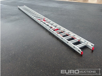 Bouwmaterieel Unused 23 Rung Double Extension Aluminium Ladder, Non Slip Stabliser Bar: afbeelding 3