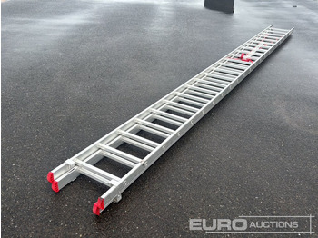 Bouwmaterieel Unused 23 Rung Double Extension Aluminium Ladder, Non Slip Stabliser Bar: afbeelding 2