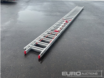 Bouwmaterieel Unused 23 Rung Double Extension Aluminium Ladder, Non Slip Stabliser Bar: afbeelding 4