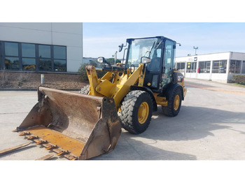 Wiellader CATERPILLAR 906M
