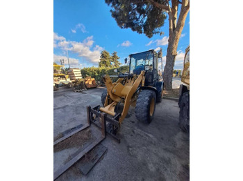 Wiellader CATERPILLAR 908M