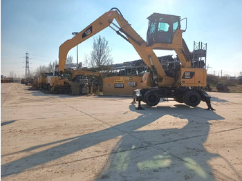 Mobiele graafmachine CATERPILLAR MH3022