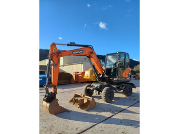 Mobiele graafmachine DOOSAN DX57W