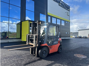 Diesel heftruck TOYOTA FDF 25