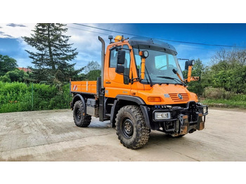 Gemeentelijke machine/ Speciaal UNIMOG U300