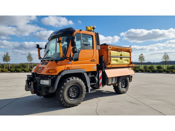 Gemeentelijke machine/ Speciaal UNIMOG U300