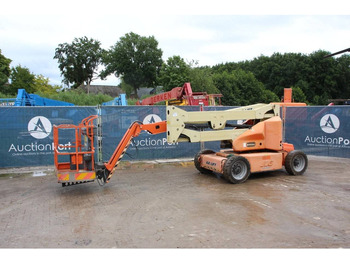 Knikarmhoogwerker JLG