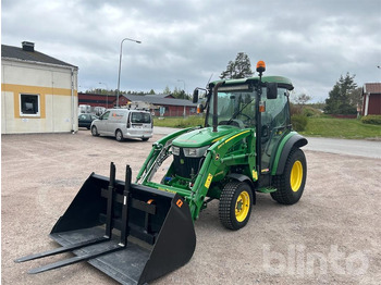 Tractor JOHN DEERE