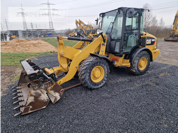 Wiellader CATERPILLAR 906M