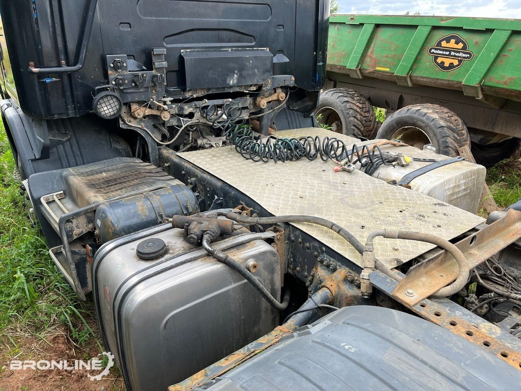 2001 SCANIA R124 6x2 Mootoririkkega/Faulty engine - Trekker: afbeelding 5 2001 SCANIA R124 6x2 Mootoririkkega/Faulty engine - Trekker: afbeelding 5