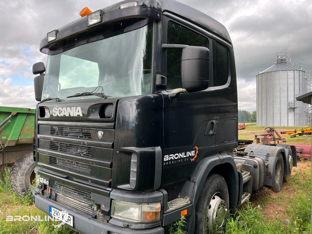 2001 SCANIA R124 6x2 Mootoririkkega/Faulty engine - Trekker: afbeelding 2 2001 SCANIA R124 6x2 Mootoririkkega/Faulty engine - Trekker: afbeelding 2