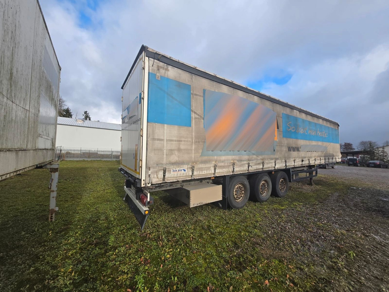 Schmitz Cargobull S01 Pritsche + Plane Auflieger - Schuifzeiloplegger: afbeelding 2 Schmitz Cargobull S01 Pritsche + Plane Auflieger - Schuifzeiloplegger: afbeelding 2