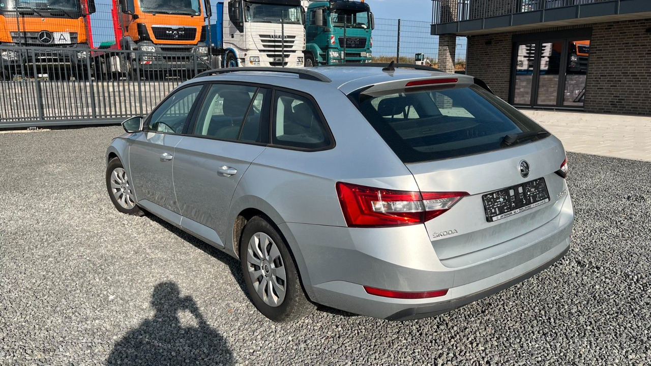 Skoda Superb Combi Active - Stationwagen: afbeelding 5 Skoda Superb Combi Active - Stationwagen: afbeelding 5
