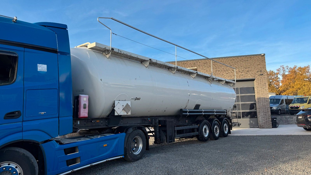 Spitzer SK 2760 CAL GGVS 60m³ Kippsilo - Bulkoplegger: afbeelding 1 Spitzer SK 2760 CAL GGVS 60m³ Kippsilo - Bulkoplegger: afbeelding 1