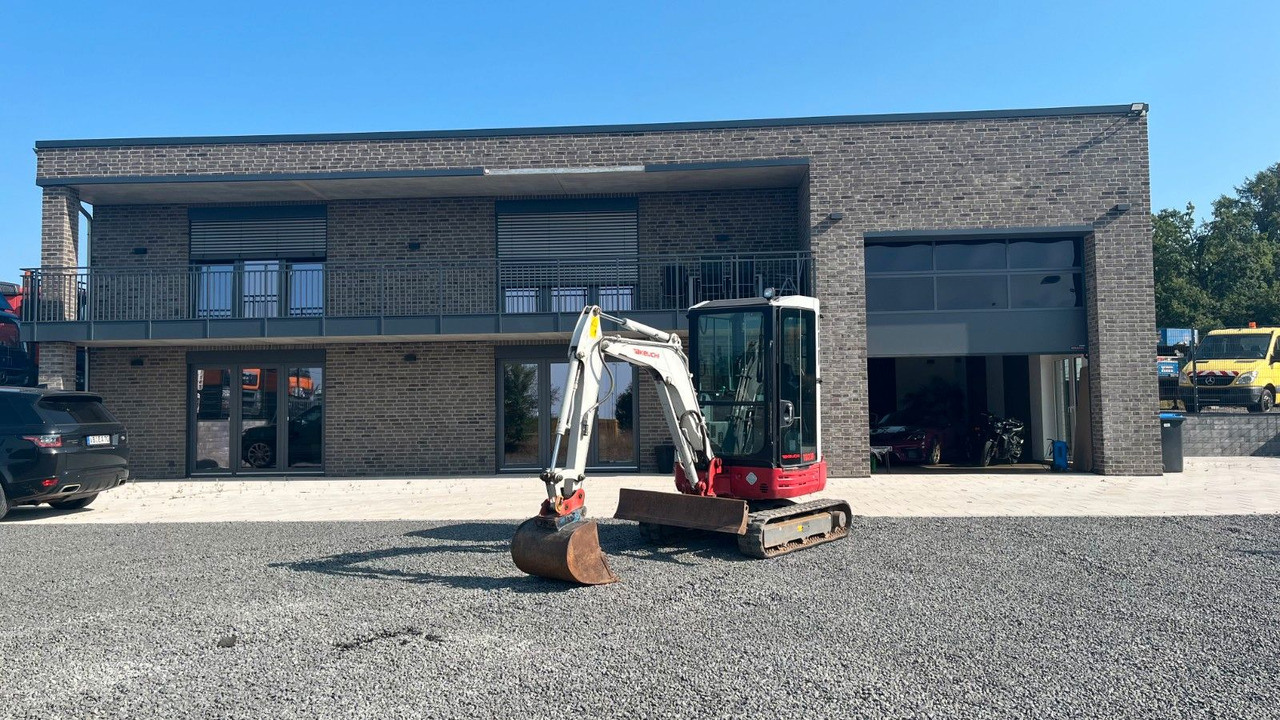 Takeuchi TB23R Minibagger 2670 Kg Takeuchi TB23R Minibagger 2670 Kg - Minigraafmachine: afbeelding 1 Takeuchi TB23R Minibagger 2670 Kg Takeuchi TB23R Minibagger 2670 Kg - Minigraafmachine: afbeelding 1