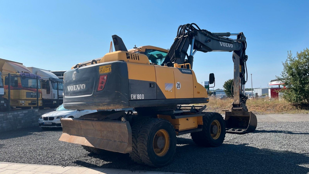 Volvo EW180D 20500 Kg Verstellausleger OilQuick - Mobiele graafmachine: afbeelding 3 Volvo EW180D 20500 Kg Verstellausleger OilQuick - Mobiele graafmachine: afbeelding 3