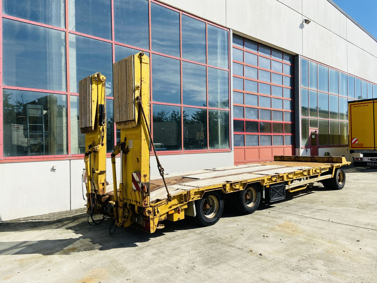 Goldhofer 3 Achs Tiefladeranhänger - Dieplader aanhangwagen: afbeelding 2 Goldhofer 3 Achs Tiefladeranhänger - Dieplader aanhangwagen: afbeelding 2