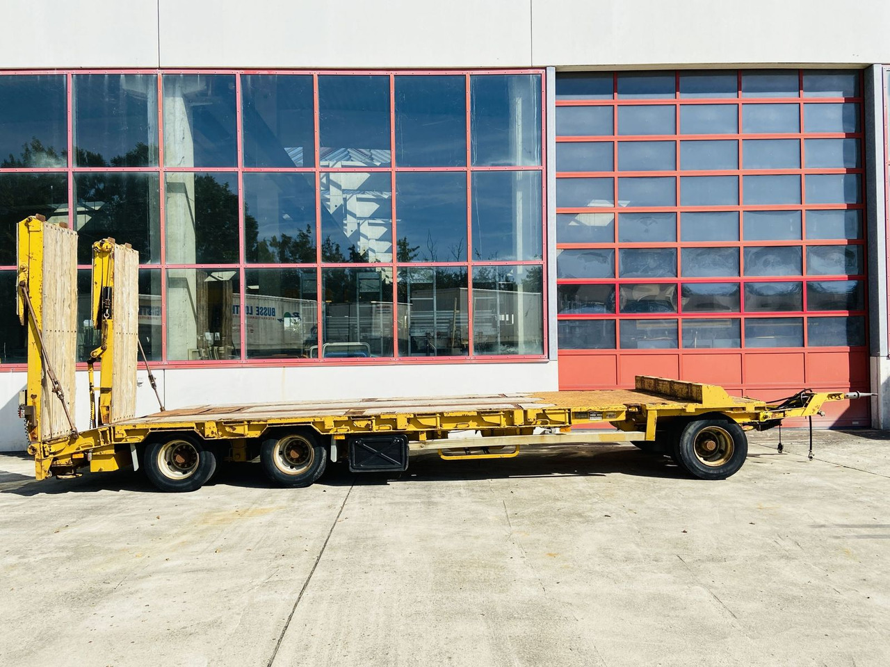 Goldhofer 3 Achs Tiefladeranhänger - Dieplader aanhangwagen: afbeelding 1 Goldhofer 3 Achs Tiefladeranhänger - Dieplader aanhangwagen: afbeelding 1