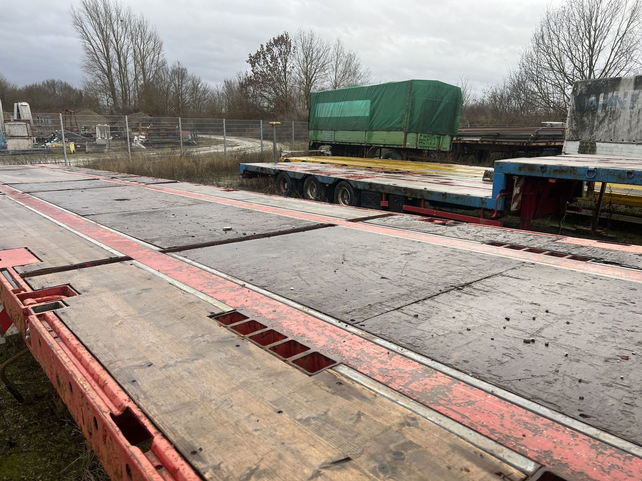Krone 3 Achs Sattelauflieger - Open bak met boorden oplegger: afbeelding 4 Krone 3 Achs Sattelauflieger - Open bak met boorden oplegger: afbeelding 4