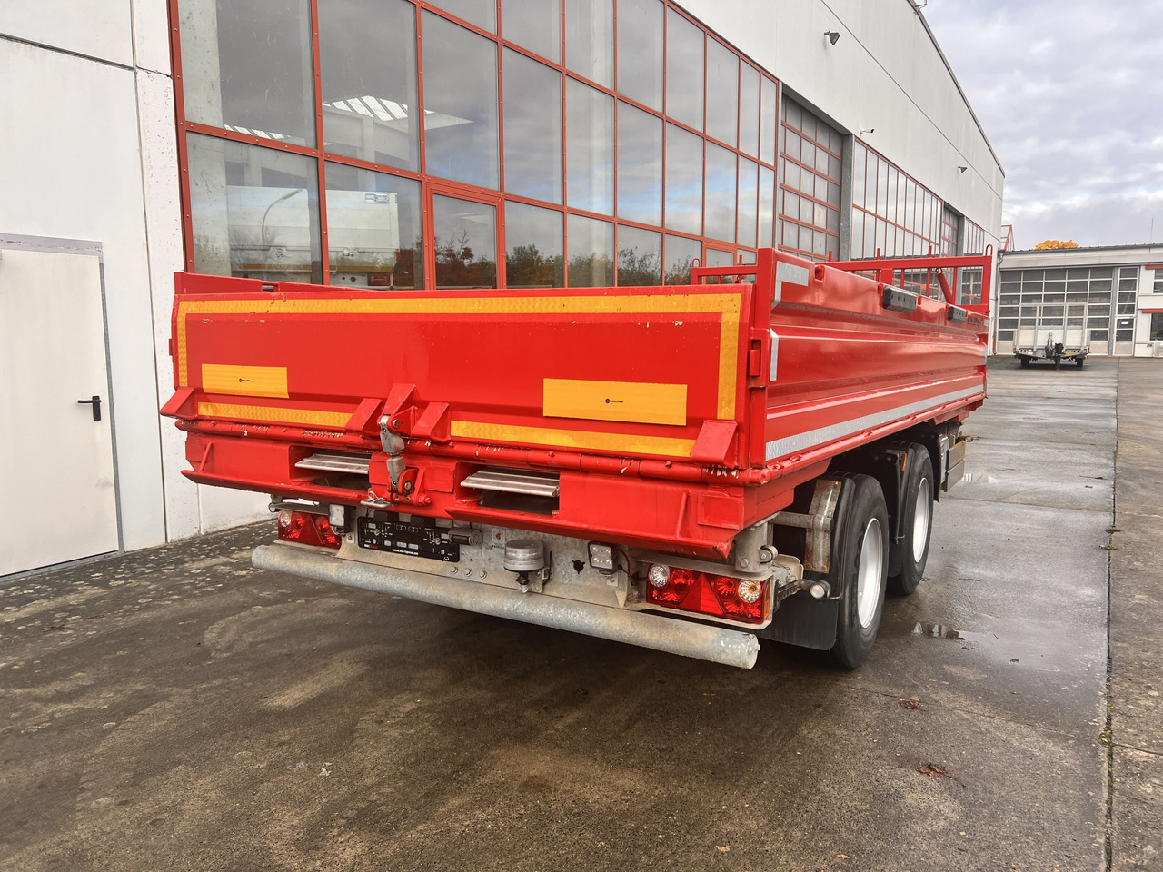 Meiller MZDAL 18 t Tandemkipper Tieflader Schotter- Klappe, neuwertig - Kipper aanhangwagen: afbeelding 5 Meiller MZDAL 18 t Tandemkipper Tieflader Schotter- Klappe, neuwertig - Kipper aanhangwagen: afbeelding 5