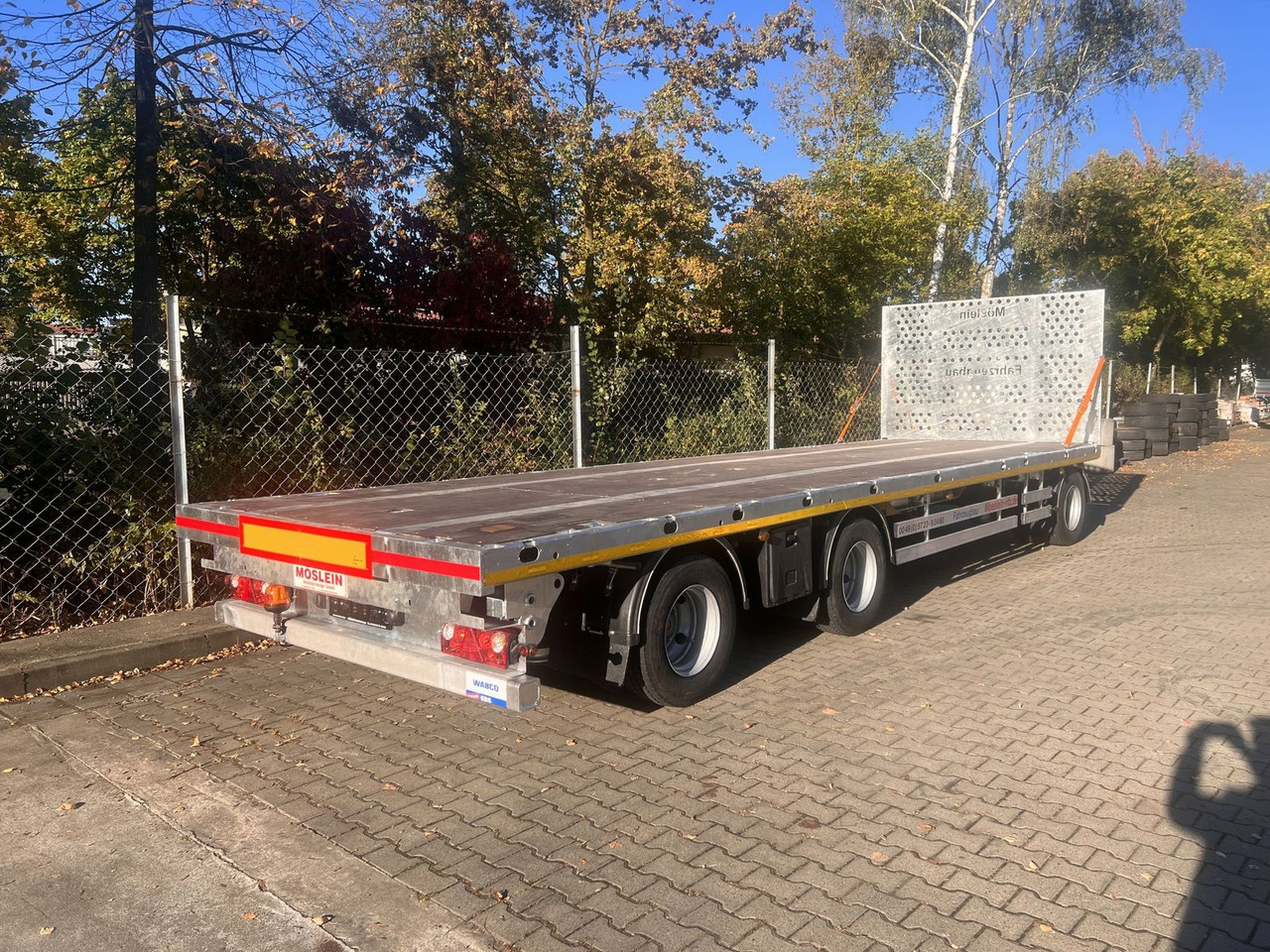 Möslein 3 Achs Jumbo- Plato- Anhänger, 10,5 m Ladefläch - Open/ Plateau aanhangwagen: afbeelding 4 Möslein 3 Achs Jumbo- Plato- Anhänger, 10,5 m Ladefläch - Open/ Plateau aanhangwagen: afbeelding 4