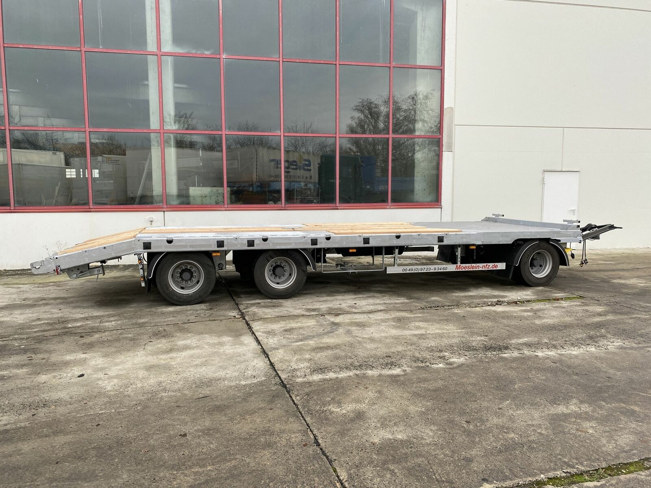 Möslein 3 Achs Tieflader gerader Ladefläche 9 m, Neufah - Dieplader aanhangwagen: afbeelding 3 Möslein 3 Achs Tieflader gerader Ladefläche 9 m, Neufah - Dieplader aanhangwagen: afbeelding 3